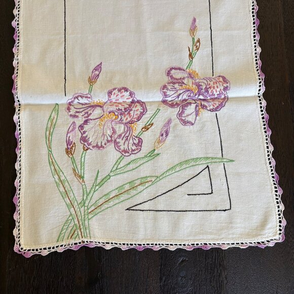 Embroidered Vintage Iris Floral Table Runner With Crocheted Edges - Picture 2 of 4